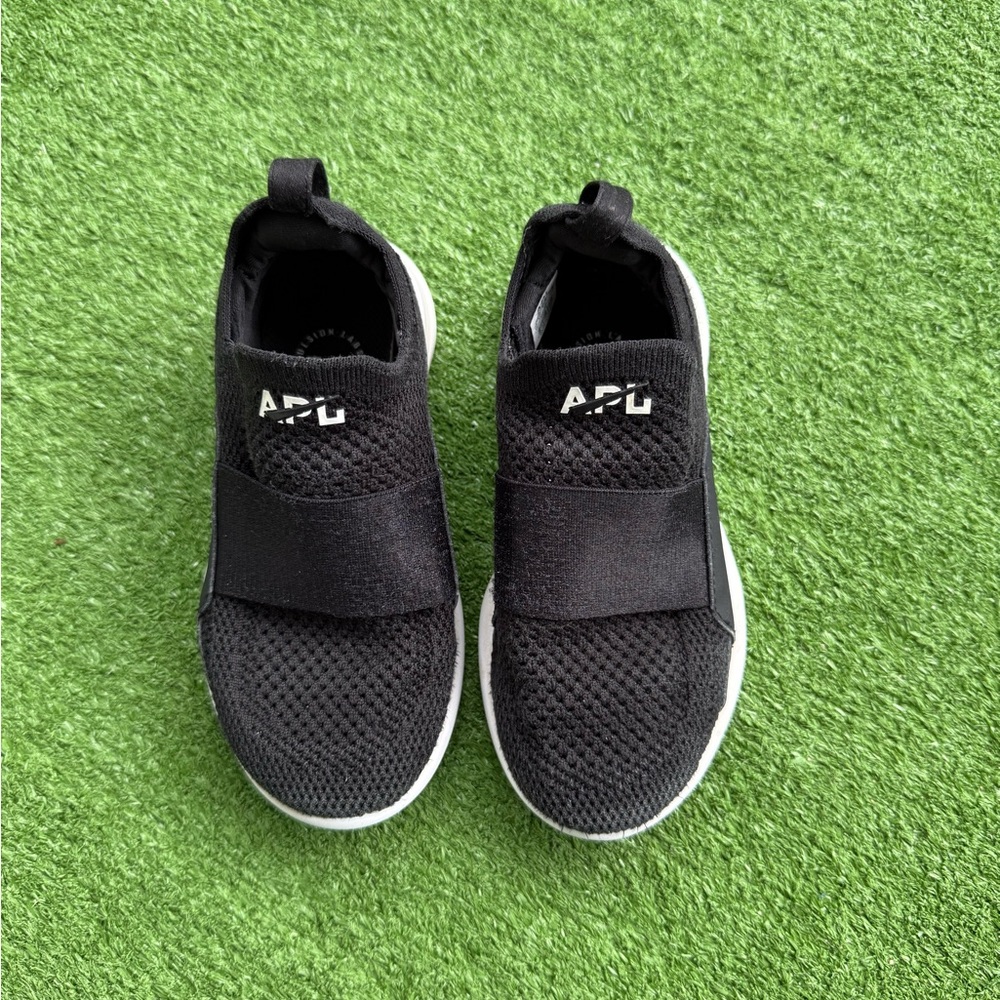 APL Black Sneakers - Kids US 12
